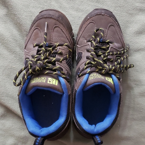 Rugged outback hiking sneakers - Picture 3 of 8